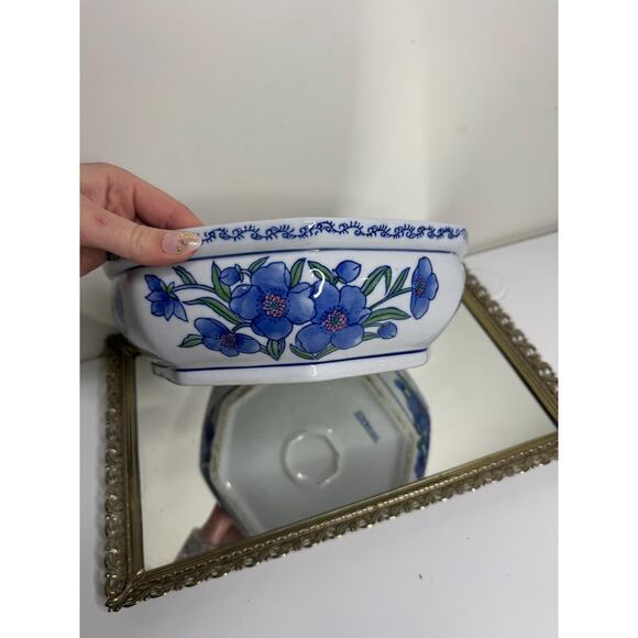 Vintage AAA Imports Hand Painted Floral Octagon Planter Blue Flowers , Grand-mil - Picture 8 of 8